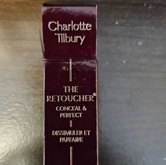 CHARLOTTE Tilbury The Retoucher Concealer Pen in Medium #5 (NIB) - Picture 4 of 4